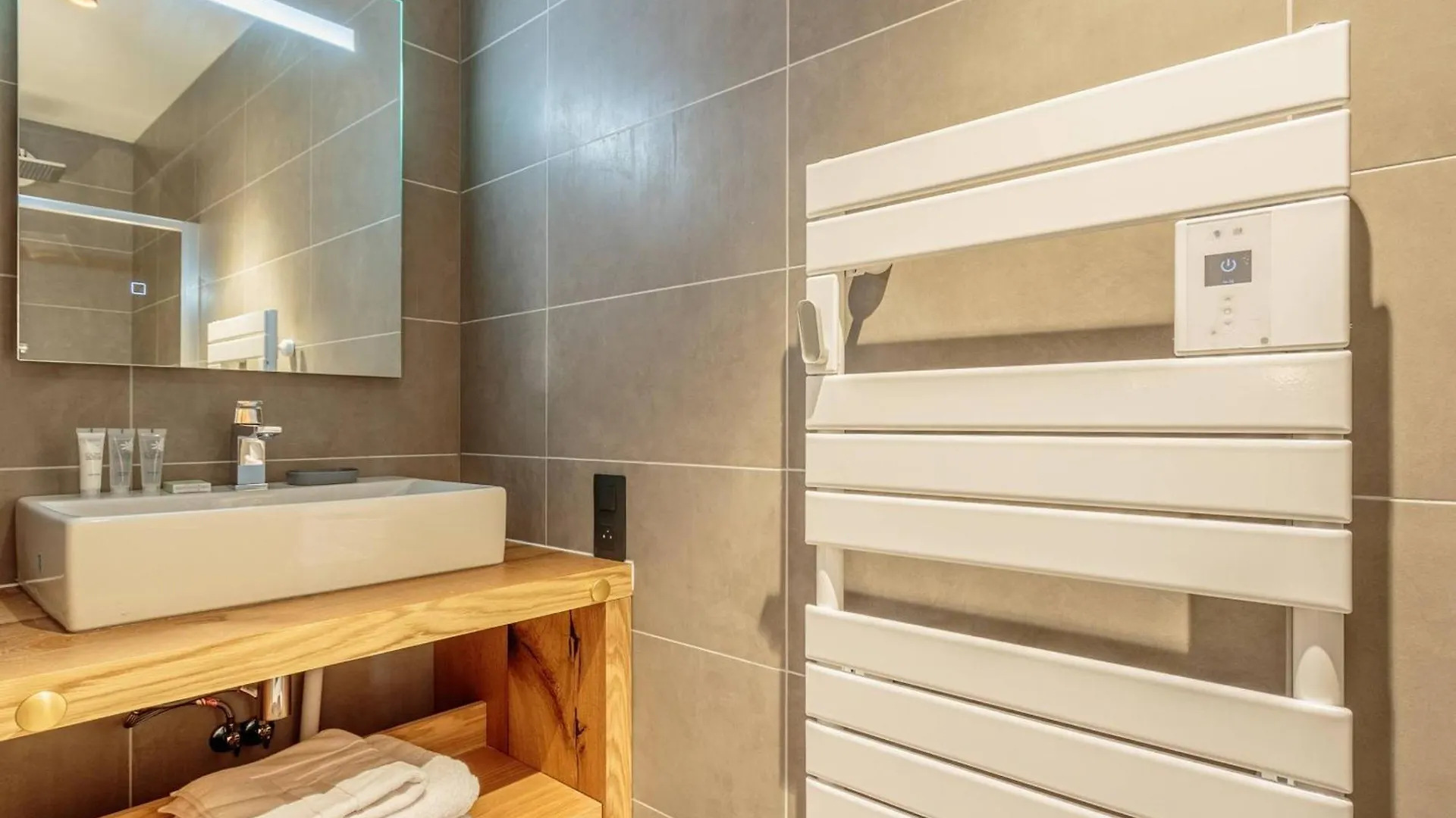 Appartement Neuf Cosy Avec Terrasse, 1 Chambre, Parking, Wifi, Pres Des Pistes - Fr-1-638-10 La Plagne Apartment